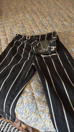 Wide leg black hire stripes pants