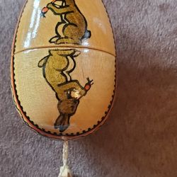 EASTER EGG WOODEN DECORATION RABBIT BUNNY AND DESIGNS LOOKS HANDPAINTED VINTAGE OR RETRO