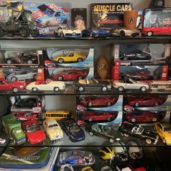 Diecast Cars - 1/18 & 1/24 Scale Several Ferrari New In Box 