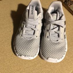 New Adidas Size 6 Little Kids 