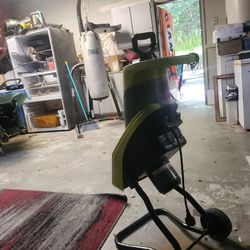 Sun-Joe 15amp electric wood chipper