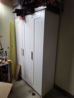 IKEA SONGESAND 3-door wardrobe