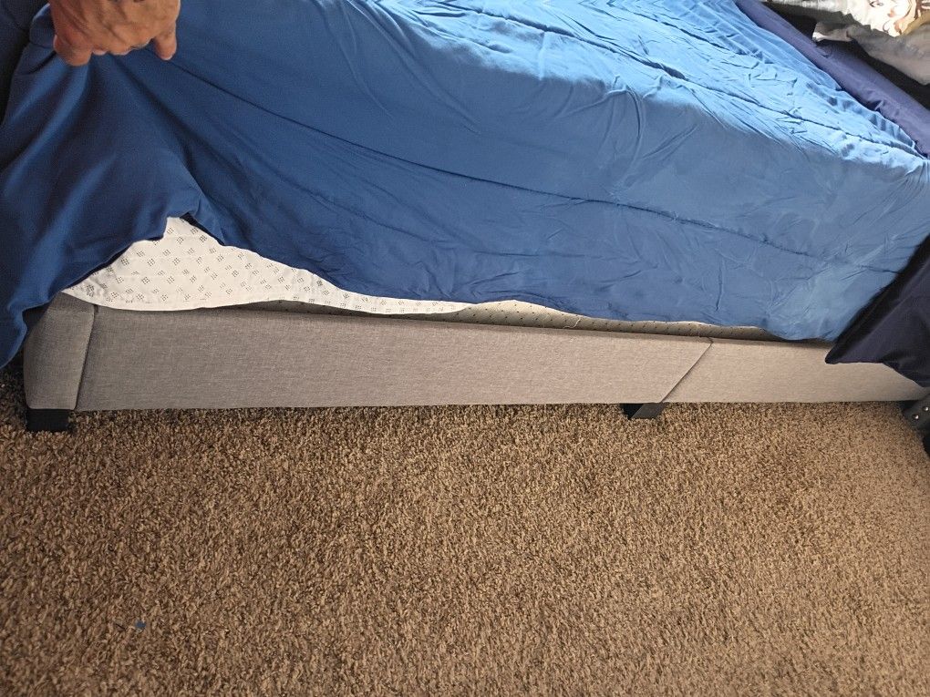Full Size Bed With Mattress