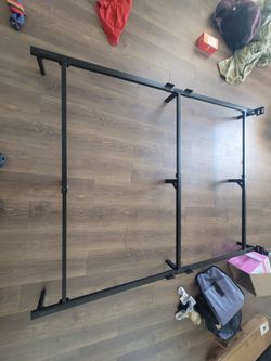 Queen bedframe