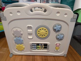 Toddler Gate play pen plastic and adjustable