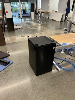 Mini fridge