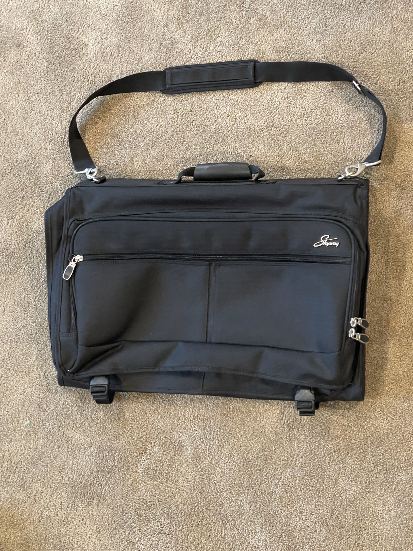 Skyway Tri-fold Hanging Outfit Bag w/ Hook