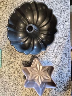 Bundt Pan and Star Cake Pan Set (both $15)