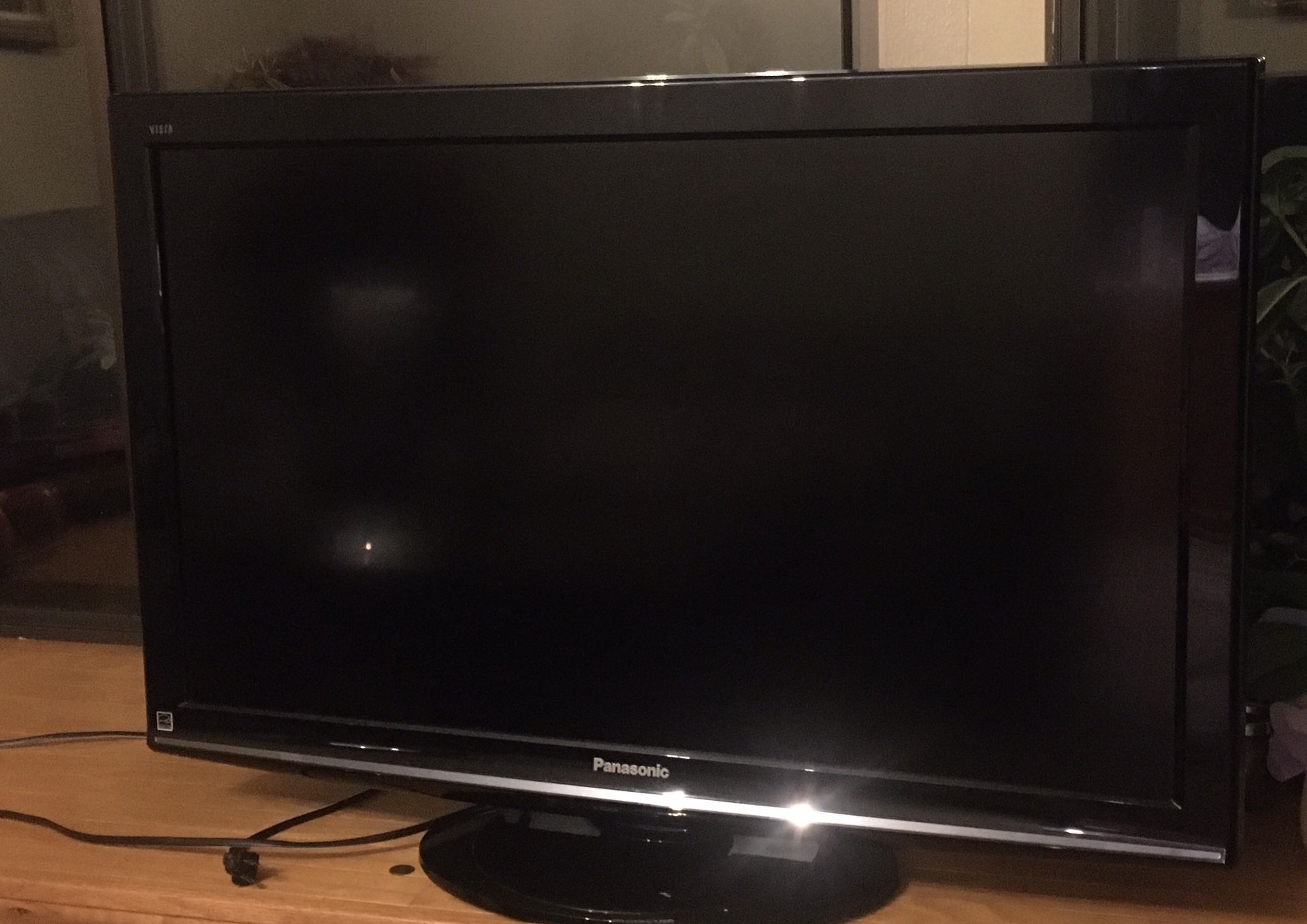 Panasonic LCD tV 41 Inch Corner To Corner