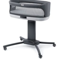 Chicco Close to You SE Bedside Bassinet, Mobile Newborn Bassinet, Bassinet with Wheels | Charcoal/Grey