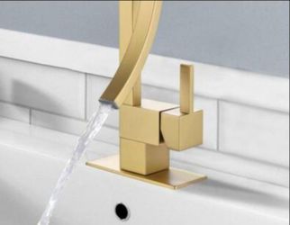 Brushed Gold Bathroom Faucet, Single Handle with Deck Plate in Solid Brass, Ceramic Disc, 1.2gpm, Corrosion Rust Tarnish Resistant