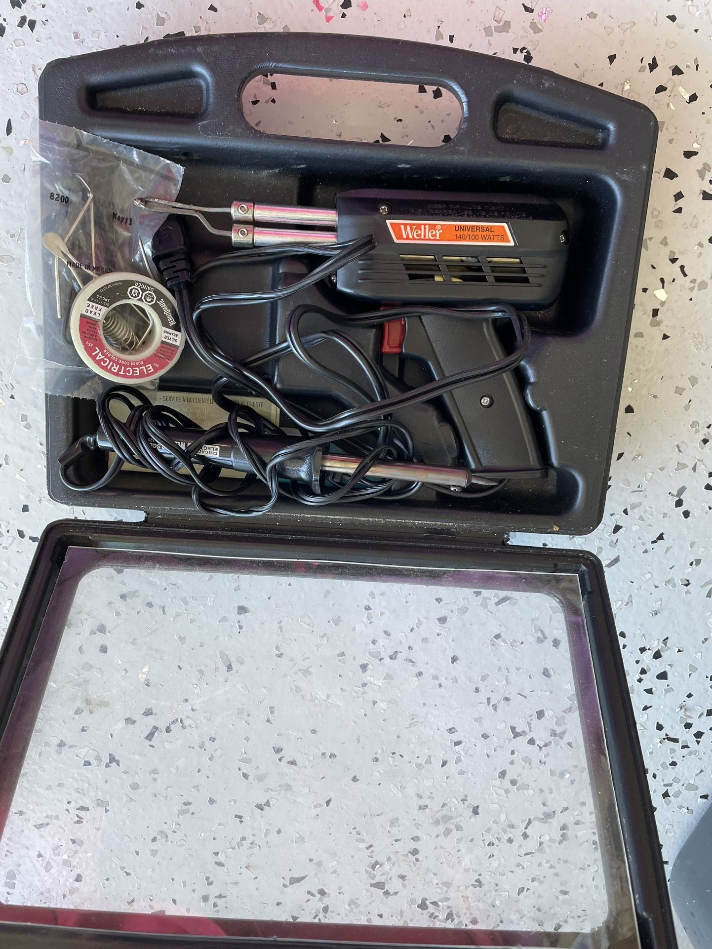 Weller 8200PKS 120-volt 140/100-watt Universal Soldering Gun Kit + soldering iron