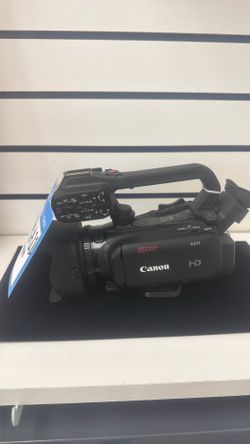 Canon XA11