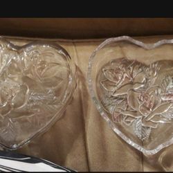 2 Vintage Hewrt Rngraved Bowks