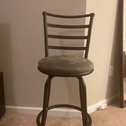 2 Bar Stools 