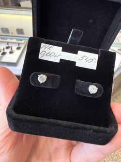 14K white gold natural diamonds stud earrings