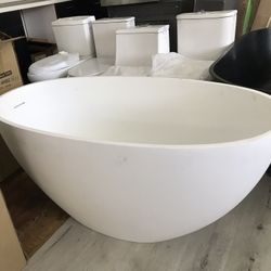51” Matte White Freestanding Bathtub - Center Drain & Build In Overflow 