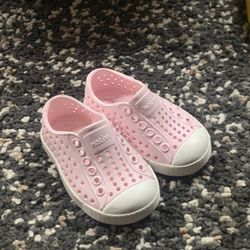 Native Jefferson Slip On Water Shoes Girls Size 4 Child Baby Pink