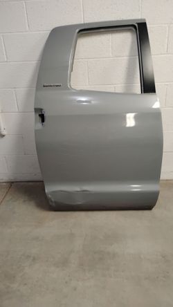 Part.  2010-21  Toyota  Tundra  OEM