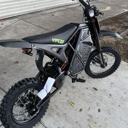 VIPCOO H3 Electric Dirt Bike for Adults and Teenagers, 3500W Electric Motorcycle, 220Nm Motor - 39mph, 60° Incline, Removable 48V/23Ah Battery, Brakes