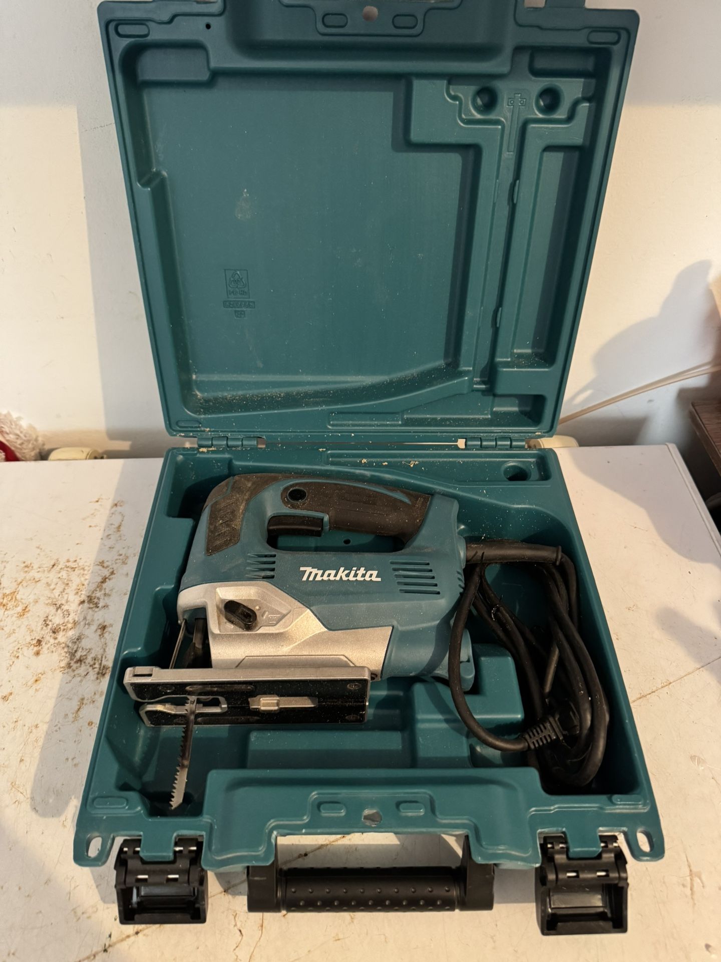 6.5 Amp Corded Variable Speed Lightweight Top Handle Jig Saw with Case JV0600