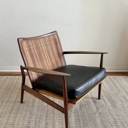 Mid Century Modern Chair 
