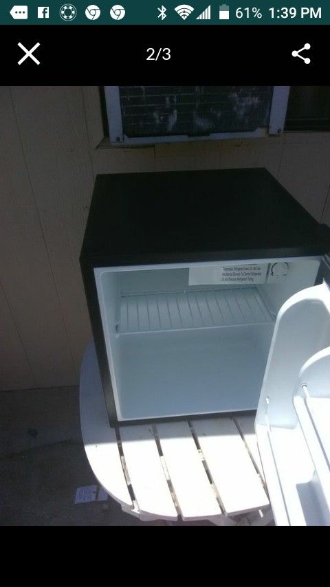 Mini fridge