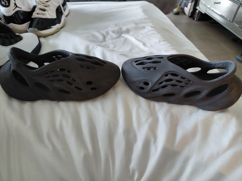 Foam Runners Yeezys