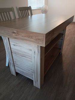 DINING TABLE. 2 CHAIRS.