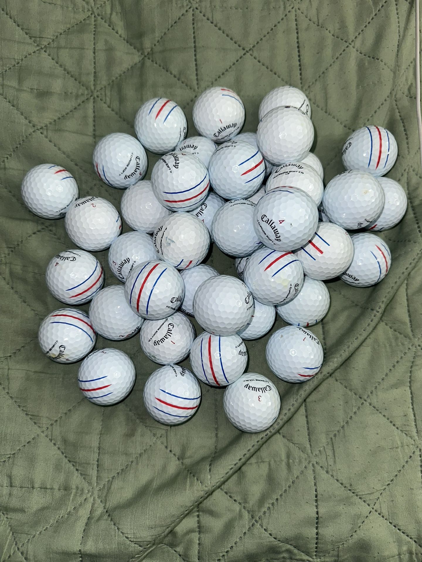 42 Callaway Chromesoft Triple Track Gold Balls