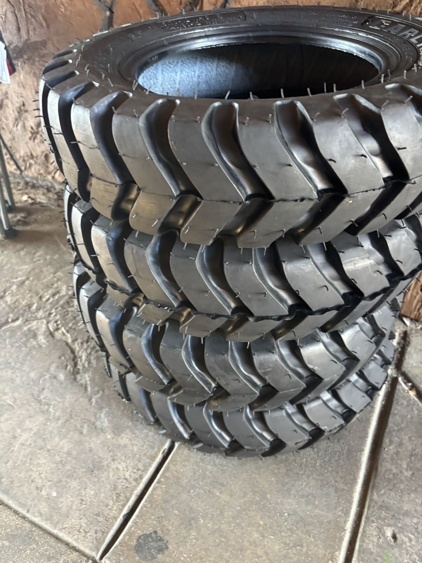 4 Bobcat Tires 5.70-12 $400 