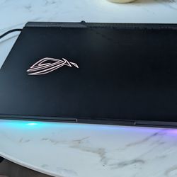 Asus ROG strix scar g733