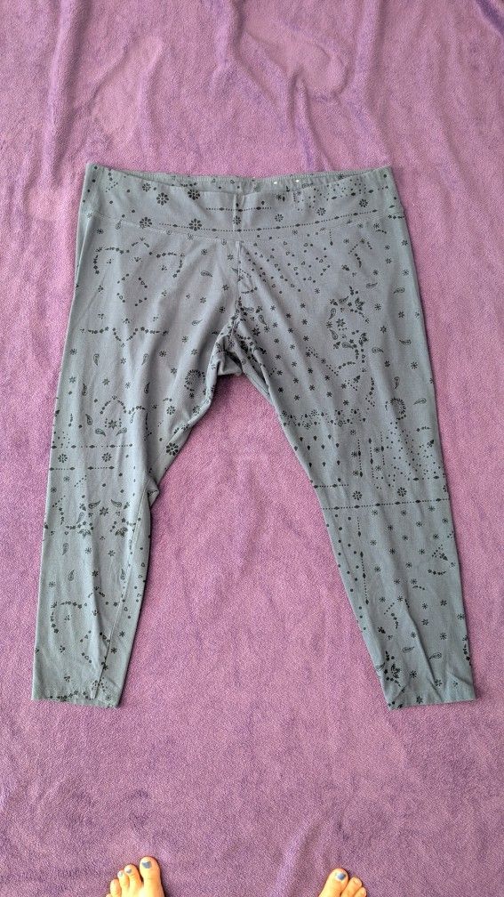 Sonoma Leggings 3XL short

In excellent condition.
