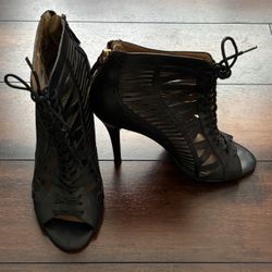 Women’s Shoes Nine West Black Leather Lace-up Peep Toe Booties Stiletto Heels And Black Zipper Closure Size 7 Woman’s 7M