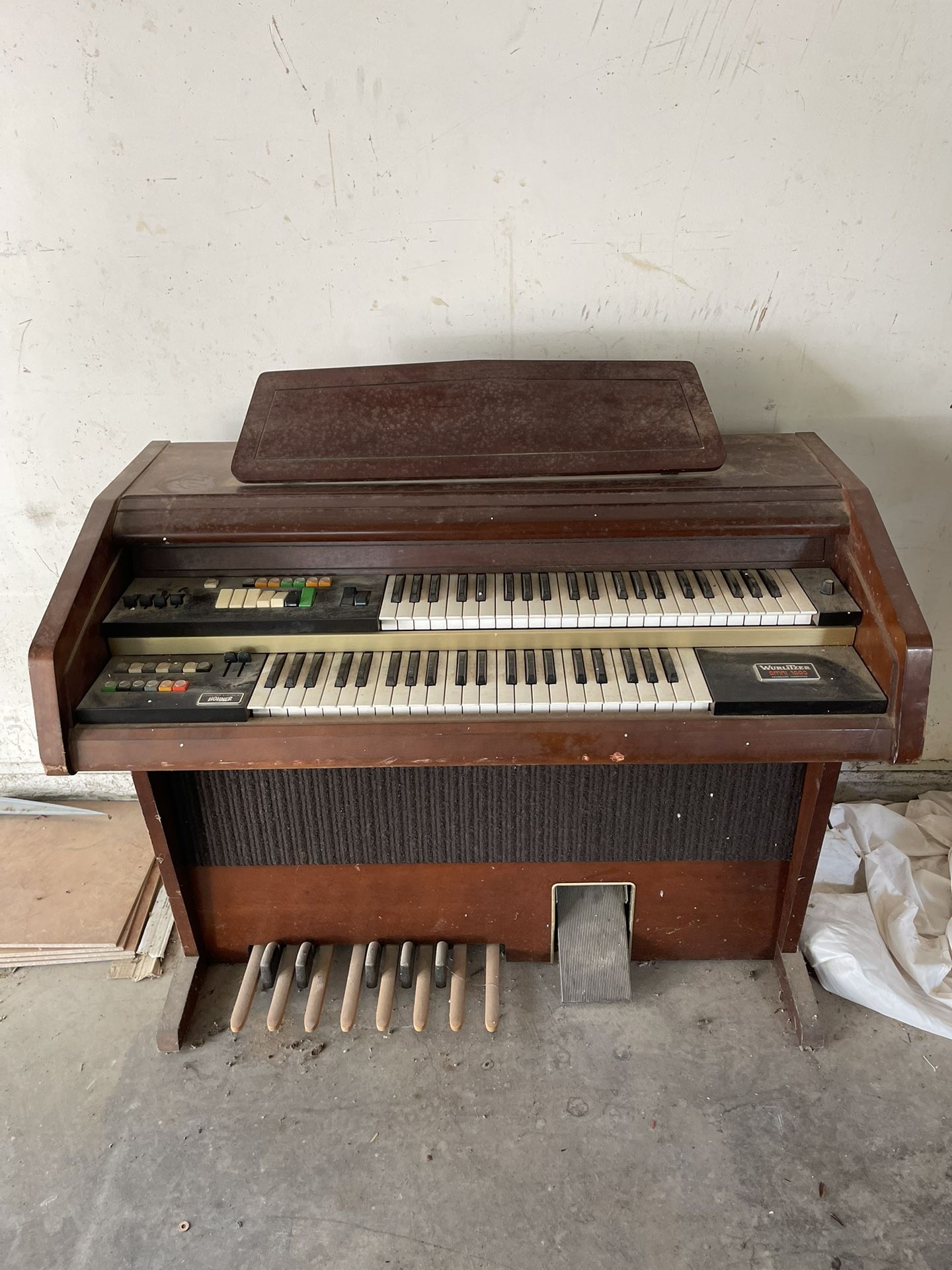 Organ (1990s Wurlitzer)