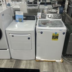 Midea - 4.5 Cu Ft Smart Top Load Washer With Wave Impeller & 7.0 Cu Ft Smart Gas Dryer Set In White 