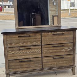 DRESSER WITH MIRROR 