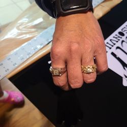 Withe Gold Yellow Gold And Rose Gold With Champange Diamonds 3gs OBO