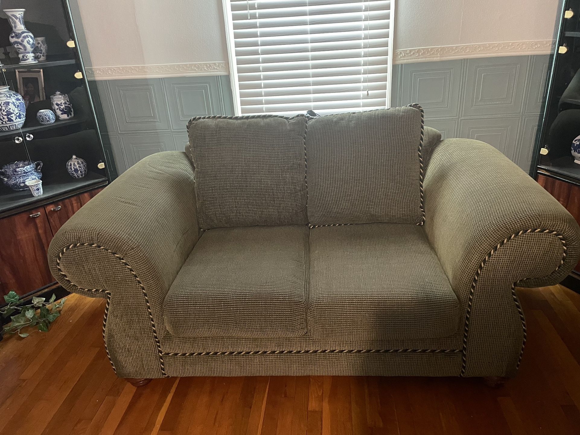 Sofa & Love Seat Couches