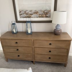 Beautiful 6-Drawer Dresser – Large – Like New 