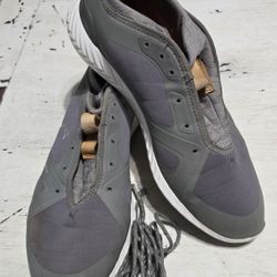 Pluma Golf Shoes Size 10