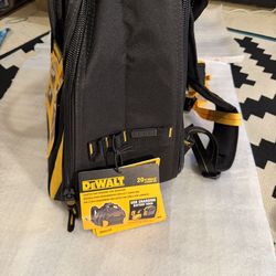 DEWALT 33 pocket Lighted USB Charging TOOL  BACKPACK  NWOT
