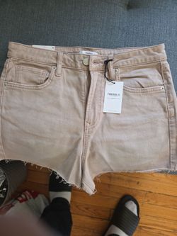 Forever 21 denim shorts size 28