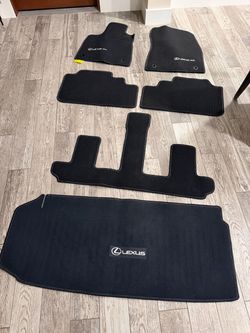 Brand New Lexus RX 350 L floor mats