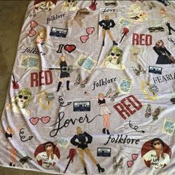 New Taylor Swift Logo Blanket. Large. Lavender 
