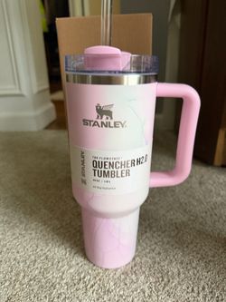 Stanley FlowState Quencher H2.0 Tumbler 40 oz Watercolor Tulle Pink AUTHENTIC
