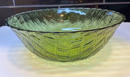 Vintage Indiana glass olive green Basketweave pattern serving bowl