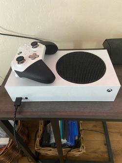 Xbox Series S 1.5 TB Bundle