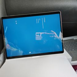 Brand New Microsoft Surface Pro 11 With KEYBOARD 