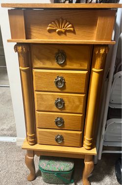 Tall storage  box for jewels